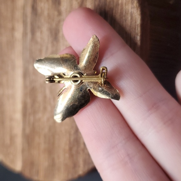 B827 vintage butterfly brooch pin missing a few stones easy fix! - Picture 3 of 3